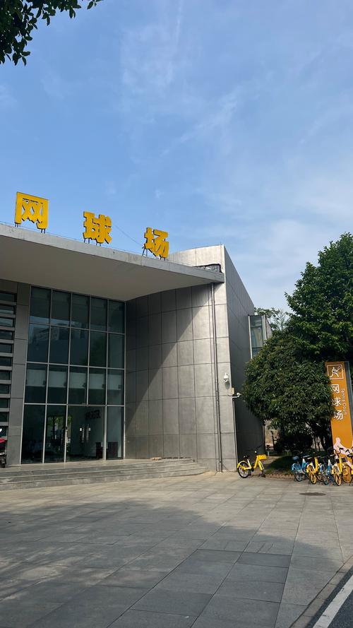 不仅激励了