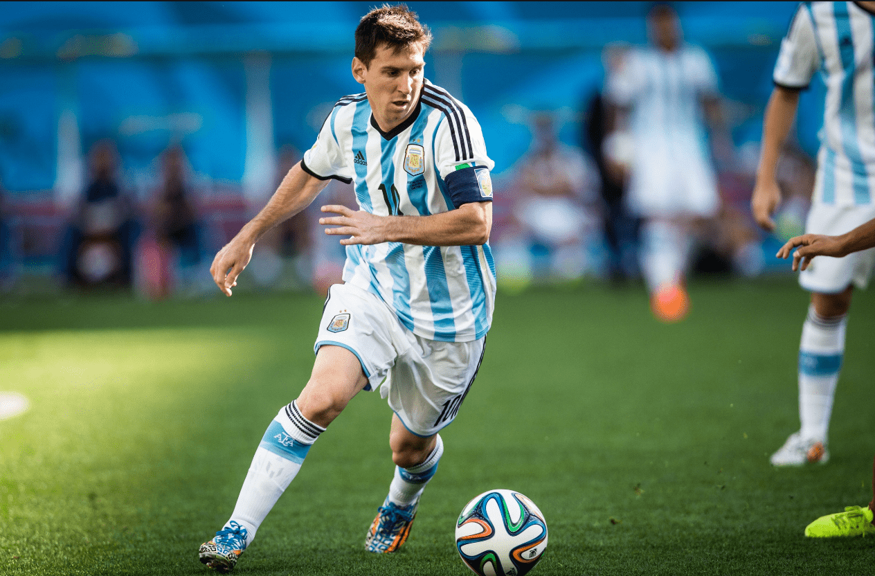 既服务球迷 既服务球迷